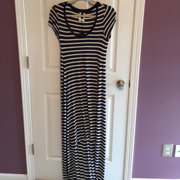 New BCBG Navy white Donesa high low dress maxi size medium short sleeve - Picture 3 of 9